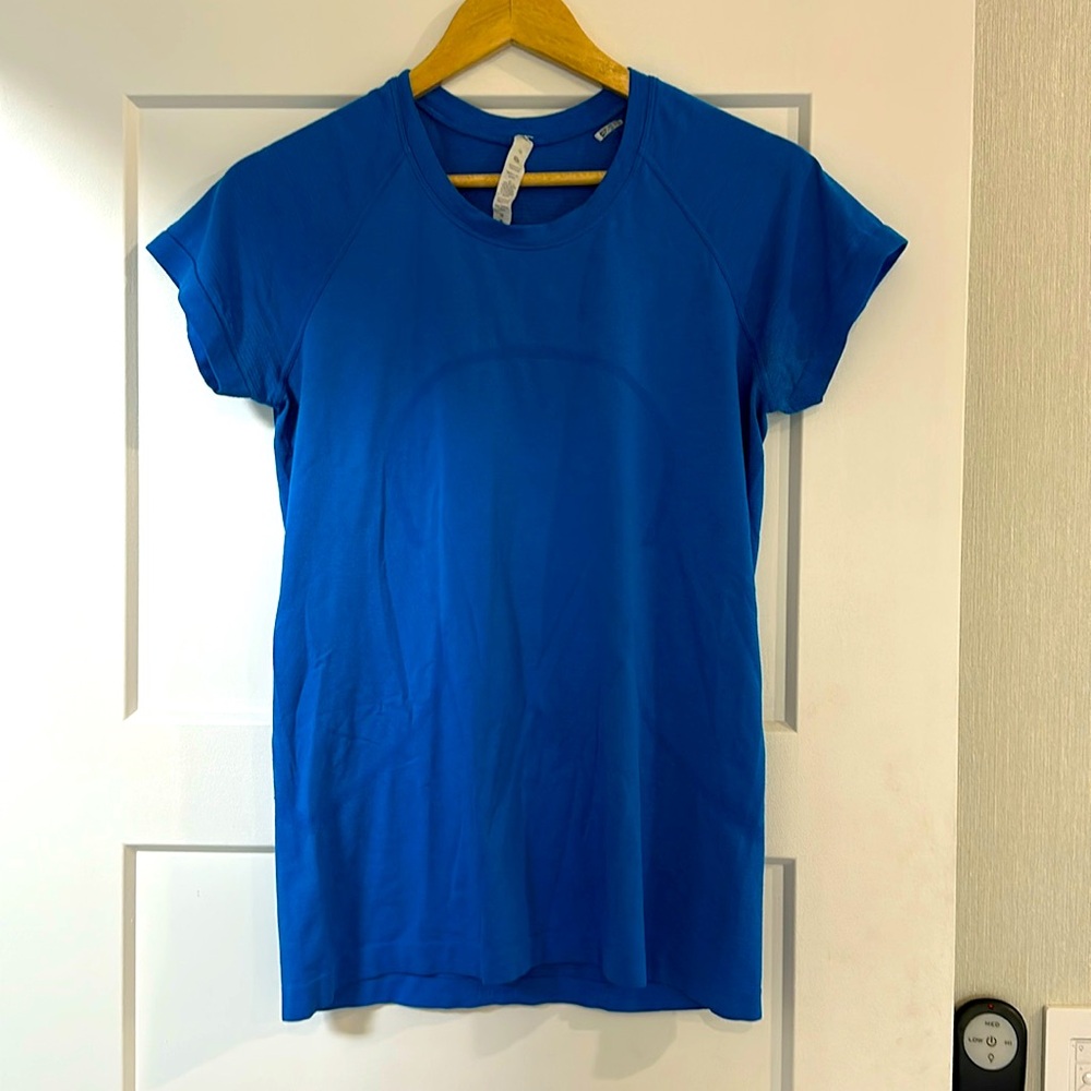 Lululemon size 10 blue top